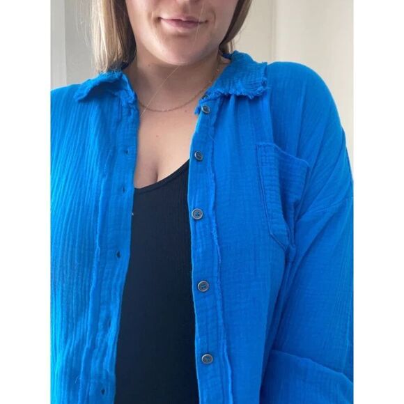 ✨ZENANA Blue Gauze Sz Large Top✨ - Picture 2 of 6